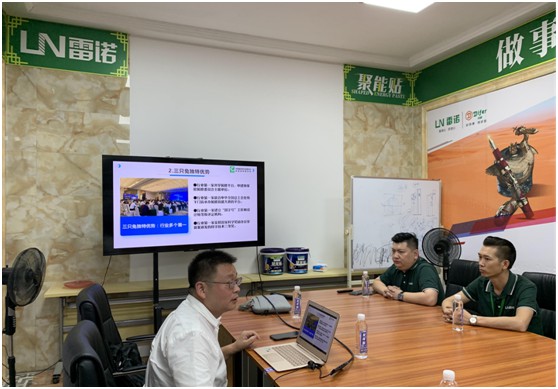 三只兔總裁韓軍一行蒞臨雷諾瓷磚膠參觀考察，初步達(dá)成合作意向